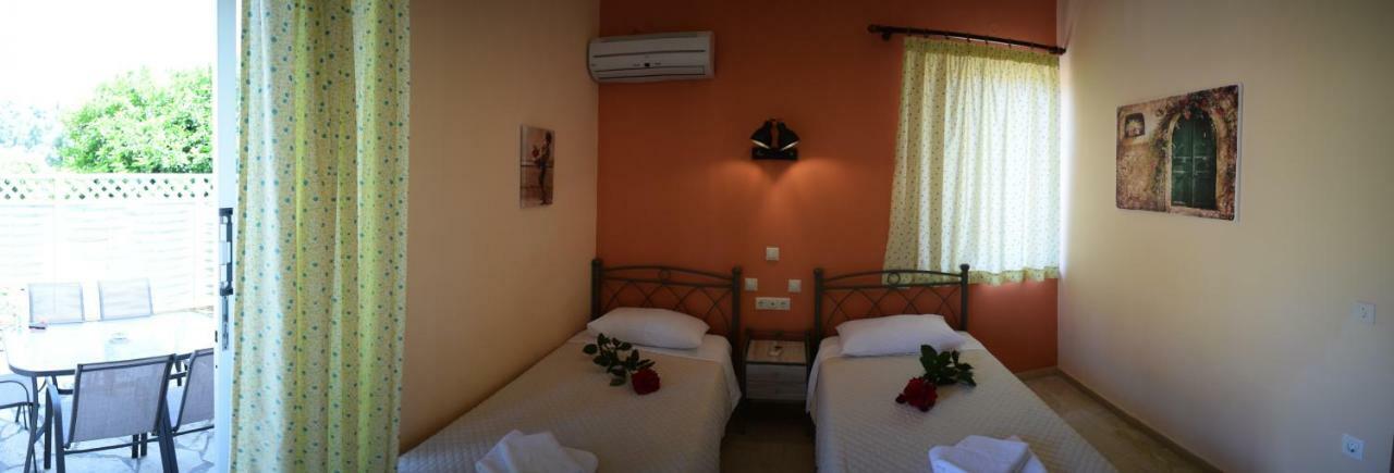 Stamoulis Apartments Agia Efimia エクステリア 写真