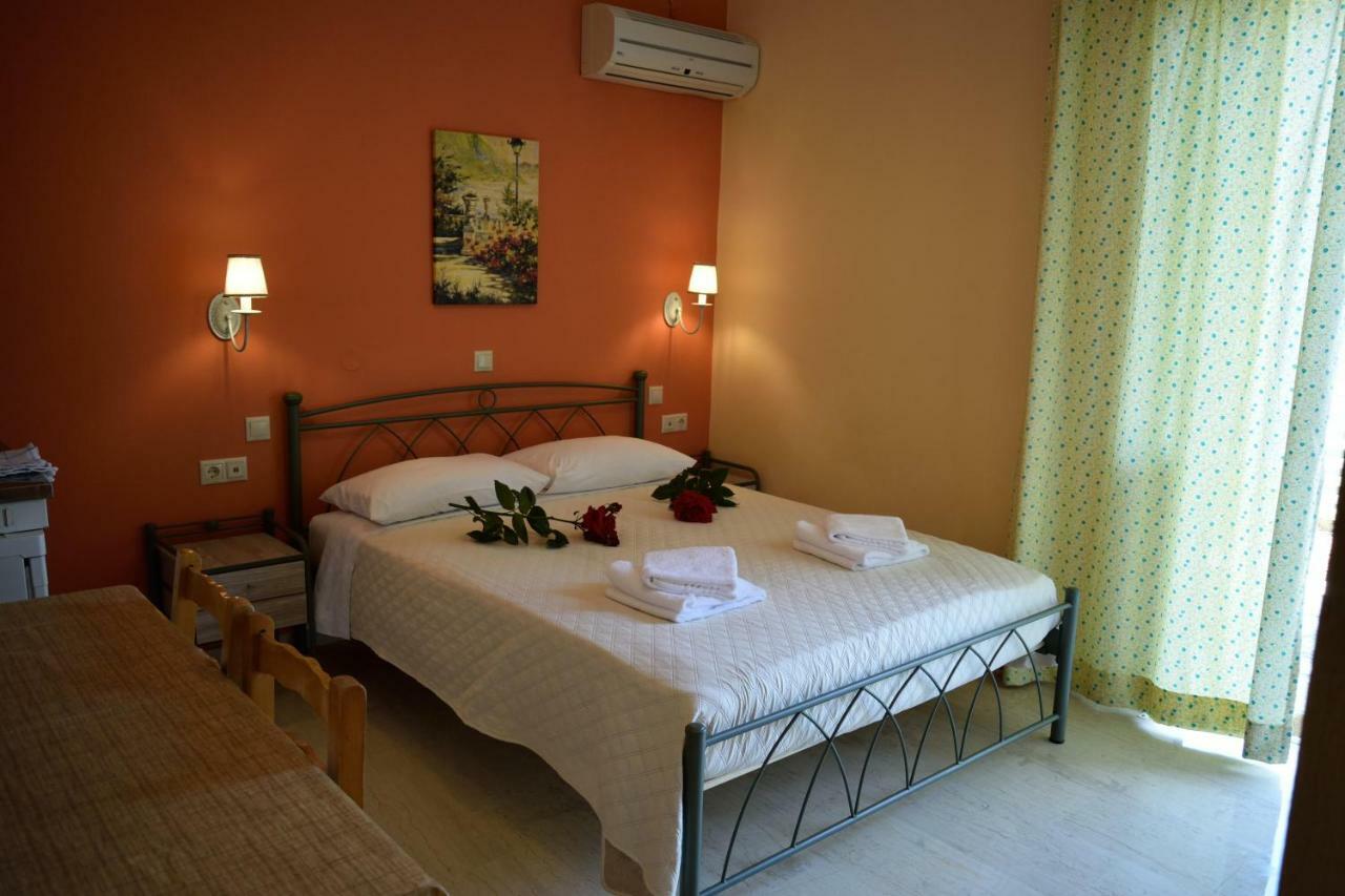 Stamoulis Apartments Agia Efimia エクステリア 写真